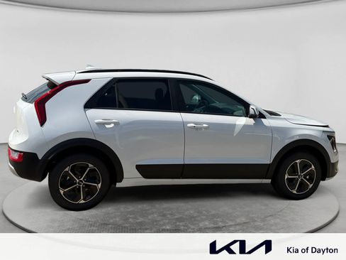New 2026 Kia Niro EX FWD image 4