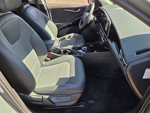 Used 2023 Kia Niro Wind FWD image 15