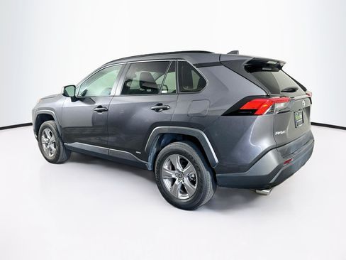 Used 2025 Toyota RAV4 XLE AWD/4WD image 5