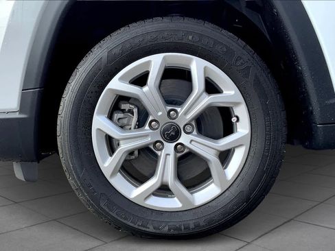 New 2025 Jeep Compass Latitude image 8