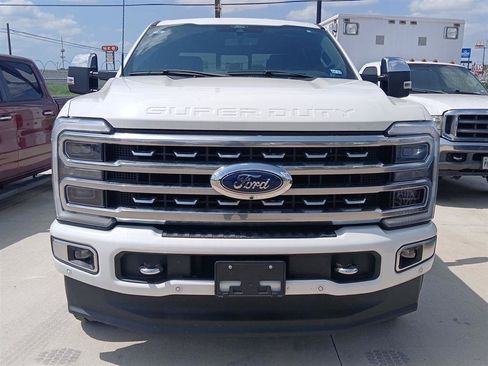 Used 2024 Ford F250 Platinum AWD/4WD image 3