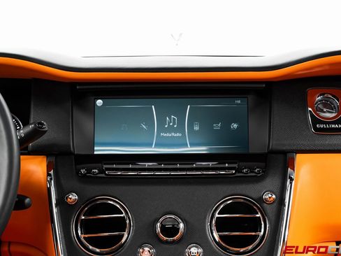 Used 2022 Rolls-Royce Cullinan image 28