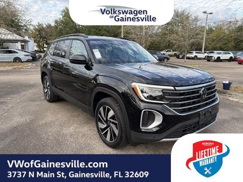 Used 2025 Volkswagen Atlas SE image 1