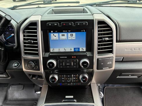 Used 2018 Ford F250 Platinum w/ Platinum Ultimate Package AWD/4WD image 25