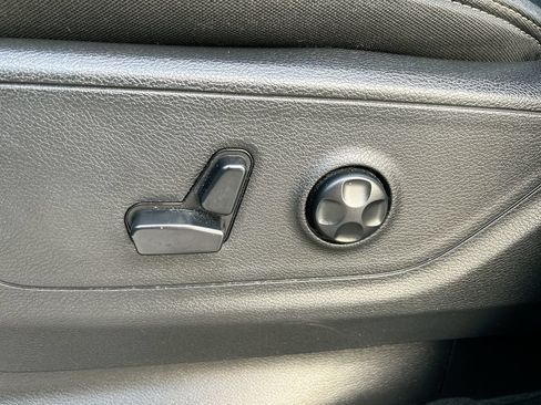 Used 2021 RAM 1500 Big Horn AWD/4WD image 12