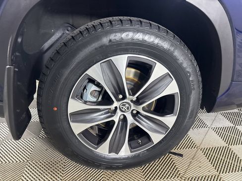 Used 2021 Toyota Highlander XLE FWD image 37