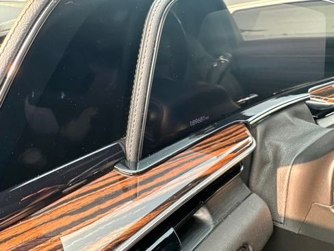Used 2024 Cadillac Escalade ESV Luxury AWD/4WD image 8