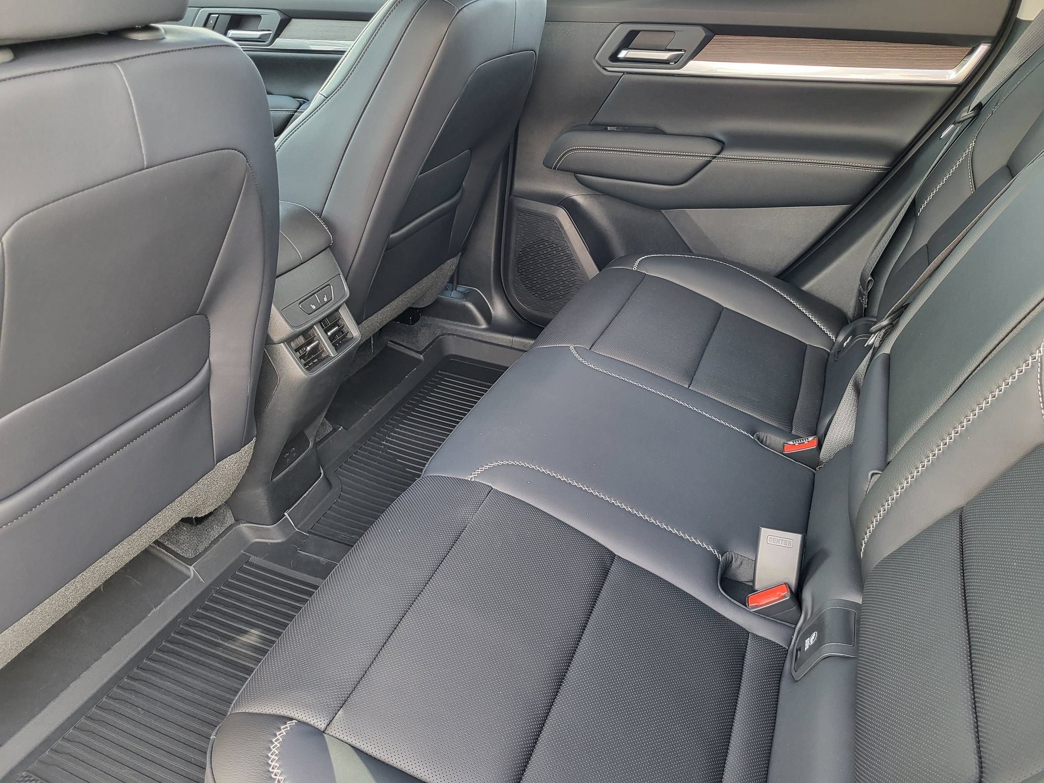 New 2027 GMC Terrain Denali w/ LPO, Floor Liner Package AWD/4WD image 11