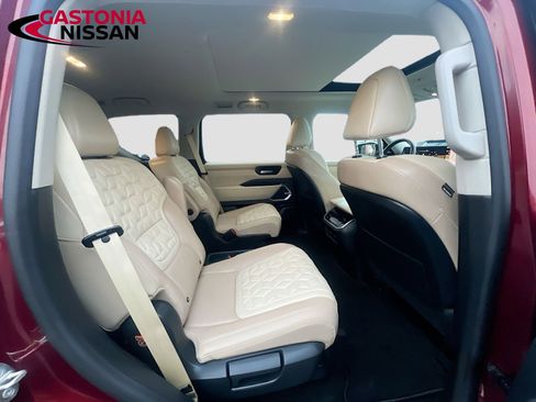 Used 2025 Nissan Armada Platinum w/ Convenience Package image 38