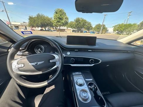 Used 2022 Genesis GV70 2.5T AWD/4WD image 15