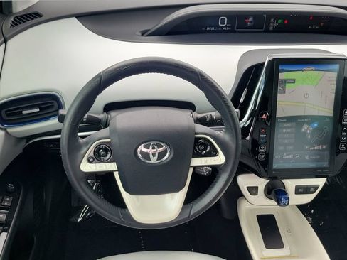 Used 2018 Toyota Prius Four Touring FWD image 12