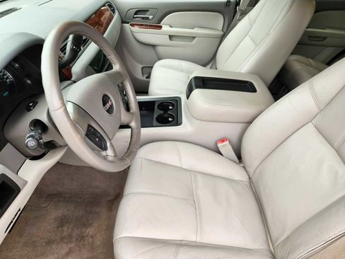 Used 2011 GMC Yukon SLT w/ SLT Chrome Package RWD image 13