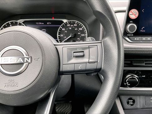 Used 2024 Nissan Rogue S FWD image 30