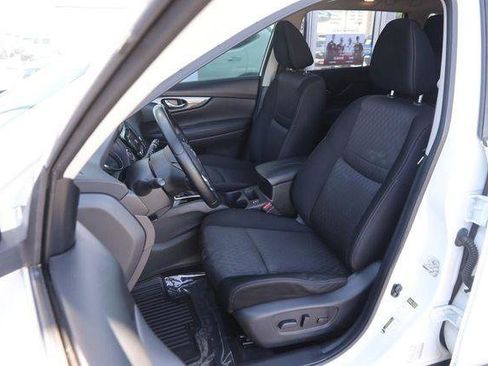 Used 2020 Nissan Rogue SV w/ Sun & Sound Touring Package AWD/4WD image 10