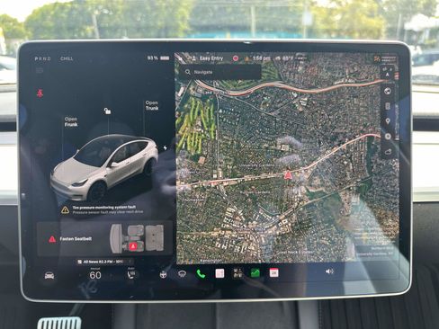 Used 2021 Tesla Model Y Long Range AWD/4WD image 26