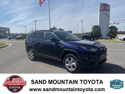 Used 2021 Toyota RAV4 XLE Premium image 1