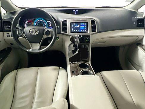 Used 2014 Toyota Venza XLE image 30