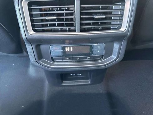 New 2026 Volkswagen Atlas SE image 8