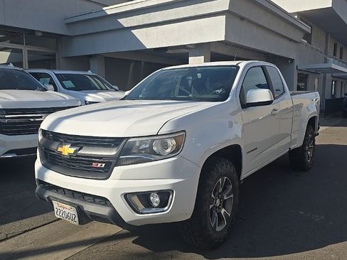 Used 2019 Chevrolet Colorado Z71 image 2