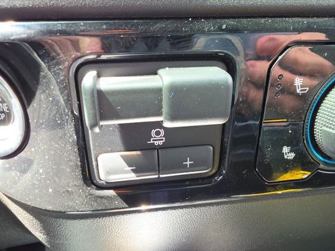 Used 2024 Chevrolet Silverado 2500 LT w/ All Star Edition AWD/4WD image 49