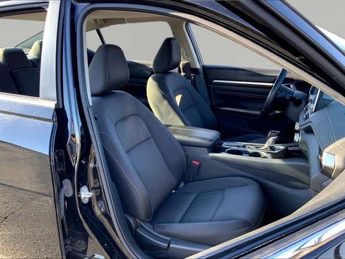 Used 2021 Nissan Altima 2.5 SV w/ SV Premium Package image 20