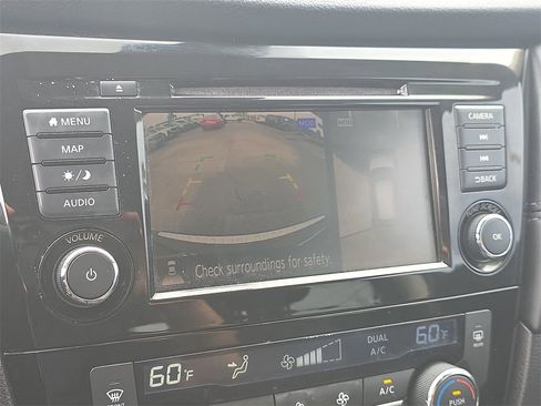 Used 2018 Nissan Rogue SL w/ Premium Package image 21