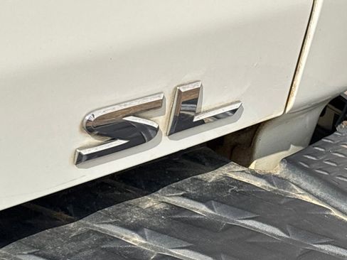 Used 2018 Nissan Titan SL image 31