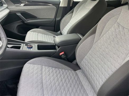 Used 2025 Volkswagen Tiguan S image 18