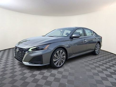 New 2025 Nissan Altima 2.5 SL image 3