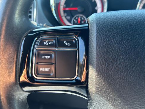 Used 2019 Dodge Grand Caravan SE FWD image 22