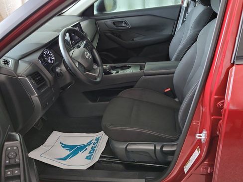 Used 2026 Nissan Rogue S FWD image 5