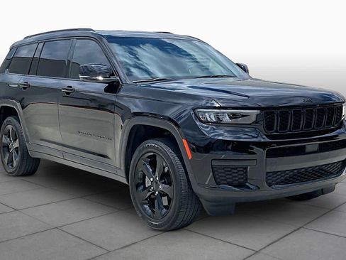 Used 2023 Jeep Grand Cherokee L Laredo RWD image 3