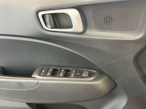 Used 2024 Hyundai Venue SEL FWD image 21