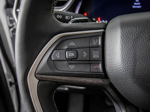 Used 2023 Jeep Grand Cherokee Limited w/ Black Appearance Package image 20