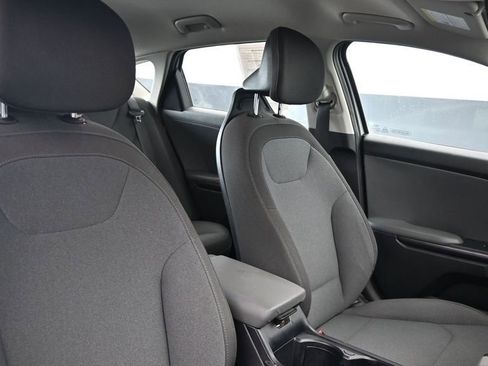 Used 2025 Kia K4 LXS FWD image 11