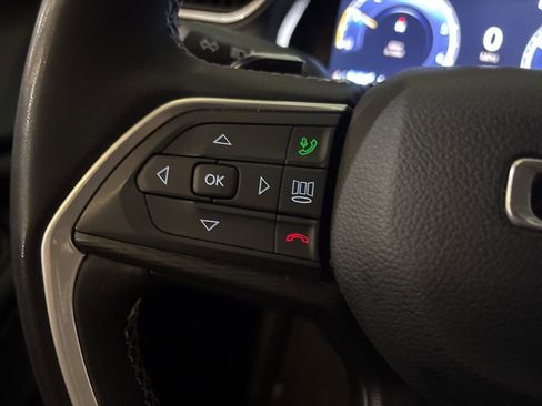 Used 2024 Jeep Grand Cherokee Altitude image 25