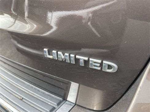 Used 2019 Jeep Grand Cherokee Limited w/ Luxury Group II image 8