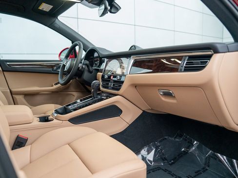 New 2026 Porsche Macan S image 26