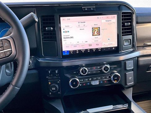 Used 2025 Ford F250 Lariat w/ Black Appearance Package image 11