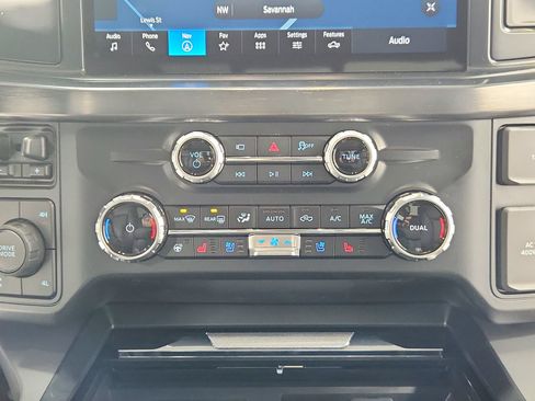 Used 2025 Ford F250 Lariat w/ Black Appearance Package AWD/4WD image 29