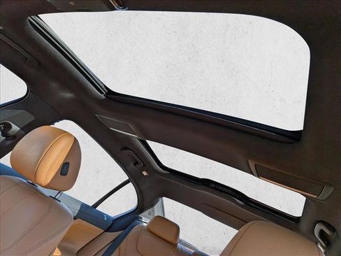 Used 2019 BMW 740i image 15