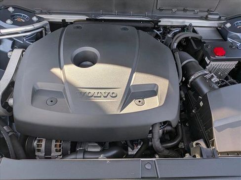 Used 2022 Volvo XC90 T5 Momentum w/ Climate Package image 24