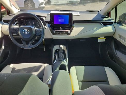Used 2025 Toyota Corolla LE image 21