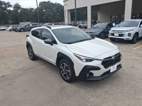 Used 2025 Subaru Crosstrek 2.5i Premium AWD/4WD image 6