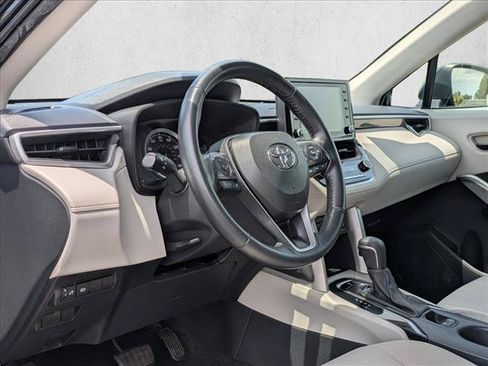 Used 2022 Toyota Corolla Cross LE FWD image 11