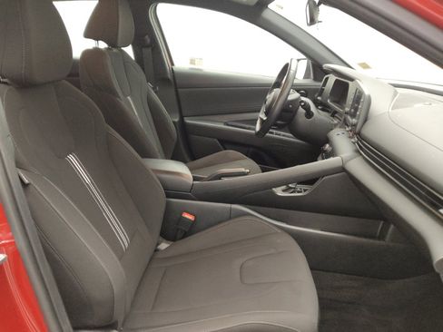 Used 2025 Hyundai Elantra Sport FWD image 21