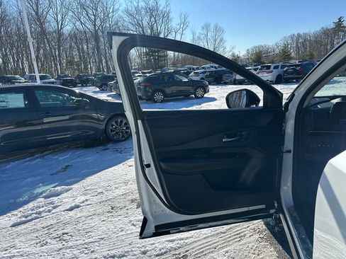 Used 2023 Nissan Ariya AWD image 20