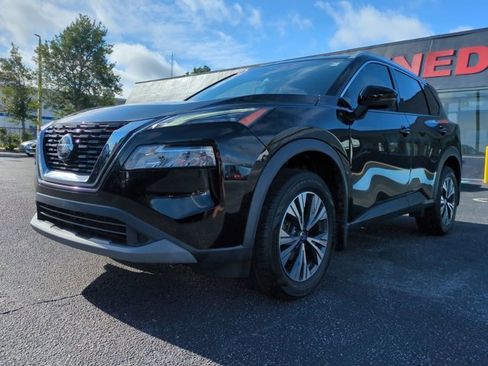 Used 2021 Nissan Rogue SV w/ Premium Package image 8