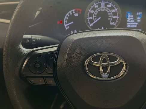 Used 2021 Toyota Corolla LE FWD image 19