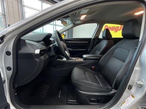 Used 2022 Nissan Altima 2.5 SV AWD/4WD image 10